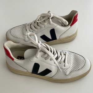 Veja + NET SUSTAIN V-10 leather sneakers